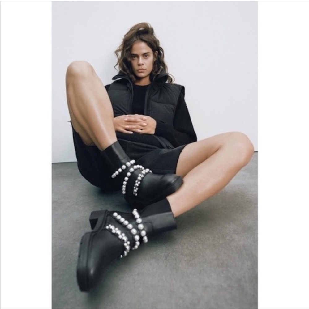 Zara‎ Elegant Black Pearl-Embellished Ankle Boots